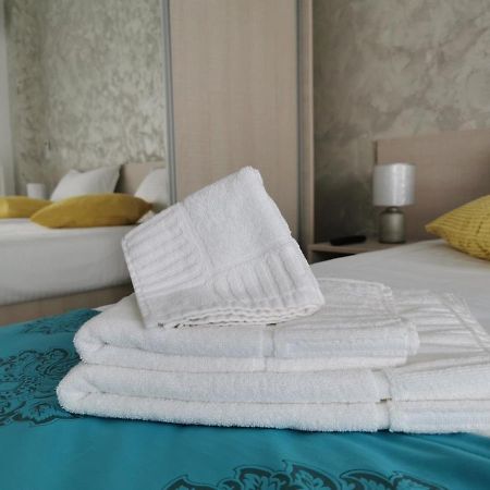Otopeni Comfort Apartaments Buitenkant foto